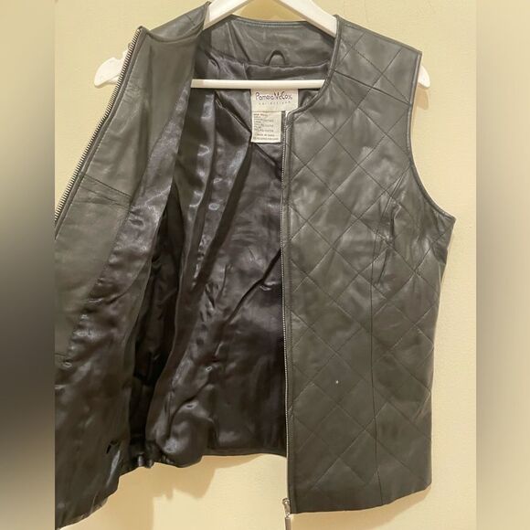 New Pamela McCoy collection quilted black leather sleeveless vest size medium - Picture 3 of 9